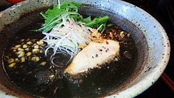 イカスミblackラーメン
